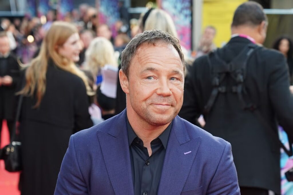 How Tall is Stephen Graham