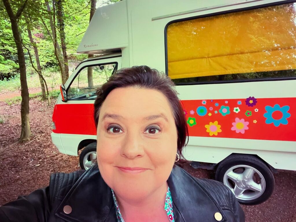 How Tall is Susan Calman