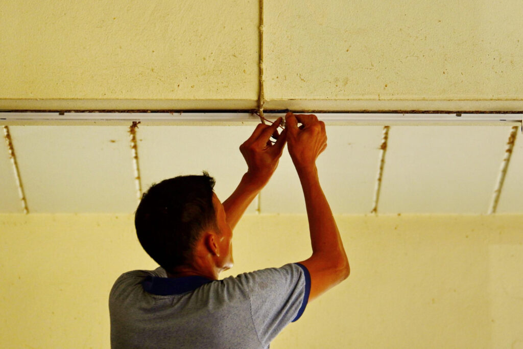 How to Remove Artex Ceilings Safely and Effectively